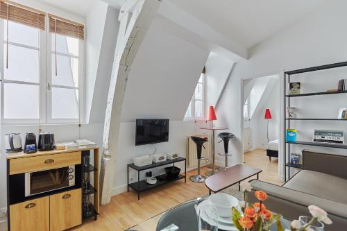 Marais Apartment | Charming 1 bedroom flat Coeur du Marais By Studio Prestige