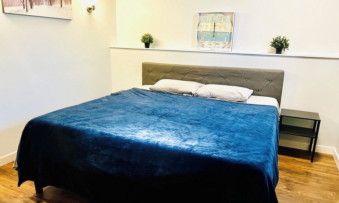 Lethbridge House | Charming 1-bedroom house with WiFi, AC in pleasant Lethbridge