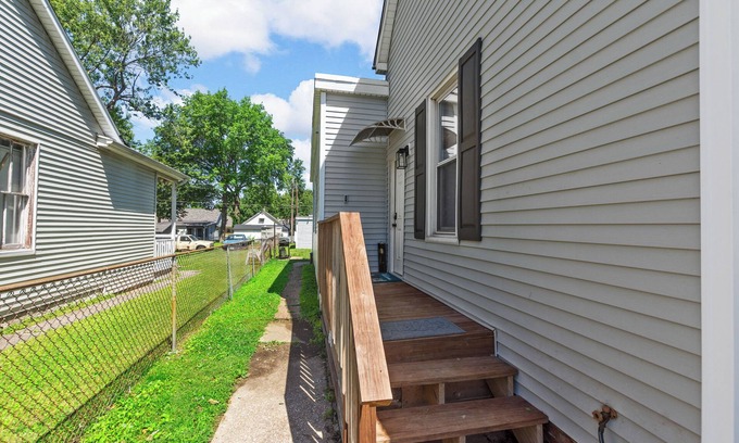 Belleville Apartment | Charming 1-bedroom Hideout in Belleville with WiFi, AC