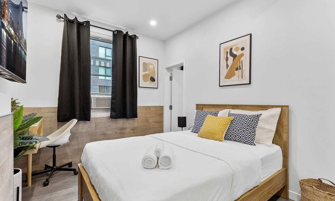 Quartier des Spectacles Hotel | Charming 1 bedroom Hotel in Montreal- AAA LOCATION