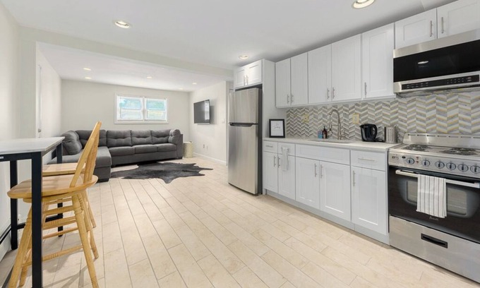 Baldwin Harbor House | Charming 1-bedroom house in Baldwin by the Water
