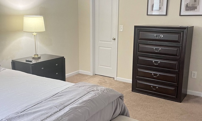 Conyers House | Charming 1-bedroom house in Conyers with AC, WiFi. refrigerator, call today