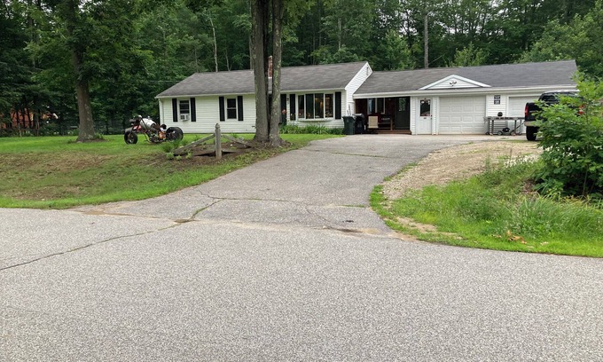 Saco House | Charming 1-bedroom in Saco with WiFi n laundry .this is for traveling nurses