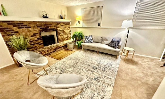 Indianapolis House | Charming 1-Bedroom with Living Room & WiFi – 29 Min to Downtown Indianapolis!