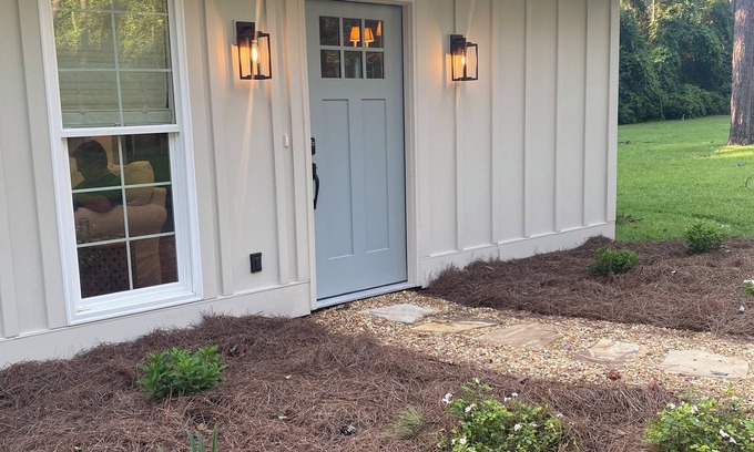 Thomasville Cottage | Charming 1-bedroom cottage in welcoming Thomasville with AC, WiFi