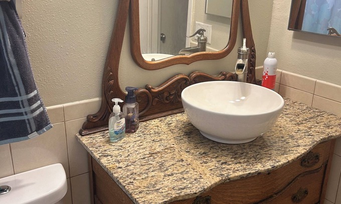 New Port Richey East House | Charming 1-room/bedroom in shared home near downtown New Port Richey.