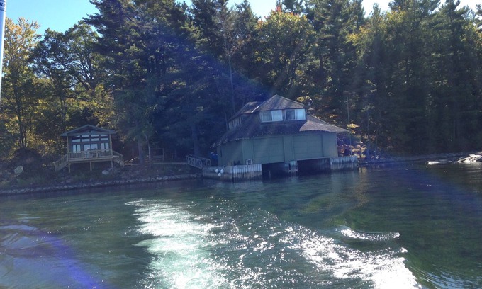 Murray Isle Cottage | Charming 1000 Islands 4-bedroom cottage on Murray Isle, Clayton with WiFi access