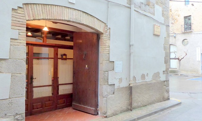Castello d'Empuries House | Charming 17th Century Restored Stone House, 4 Bedrooms, WiFi, Near Natural Parks & Beaches