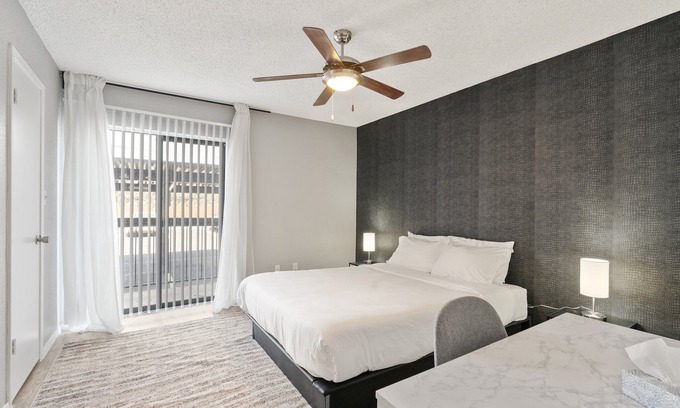 Brentwood Apartment | Charming 1bed 1bath 10 mins away DT