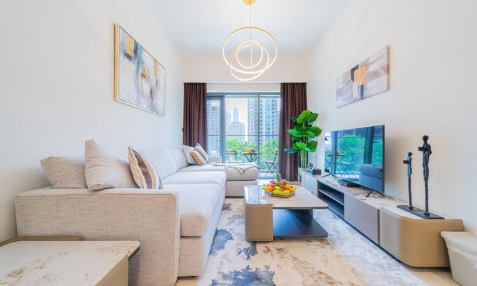 Downtown Dubai Apartment | Charming 1BR Apt at Downtown