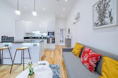 Fairfield Apartment | Charming 1BR Prime Location Near Station & Shops