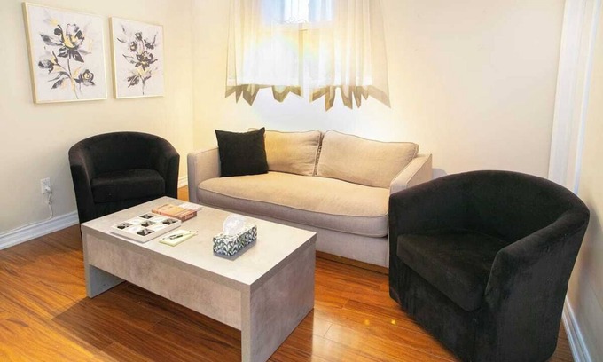 Richmond Hill House | Charming 1BR Unit with Private Entrance & Parking