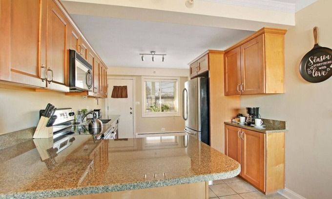 Arlington Heights Apartment | Charming 1BR Apartment with Full Amenities & Wi-Fi