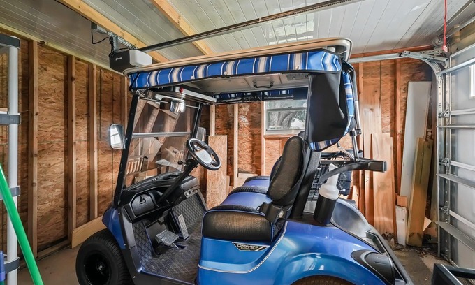 Silver Lake House | Charming 2/2 Manufactured Home in the Village of Silver Lake – Includes Golf Car