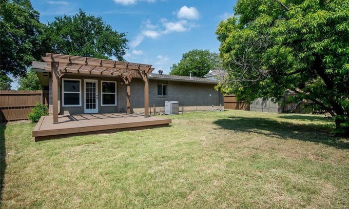 Richardson House | Charming 2-B, 2 B 7 minutes from UTD in Richardson with AC, WiFi.Enjoy your stay