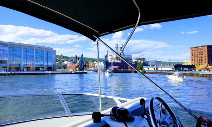Riverside Boat Rental | Charming 2-bed 41’ boat on tranquil St. Louis River marina, Duluth w/AC, WiFi