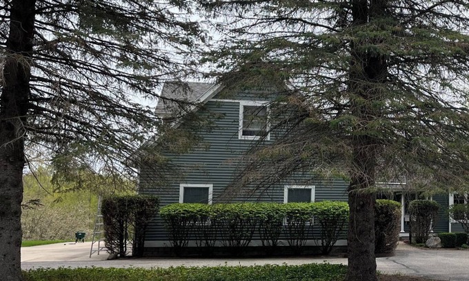 Harbor Springs House | Charming 2-bedroom townhome with WiFi, AC in Harbor Springs