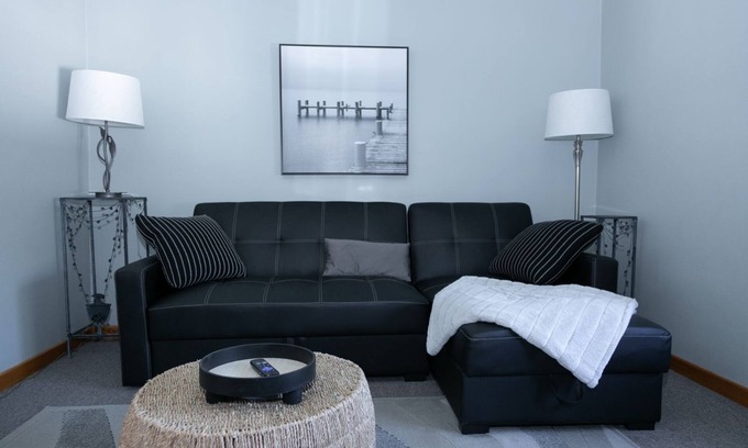 Port Dalhousie Apartment | Charming 2 Bedroom Apartment in the Heart of Port Dalhousie