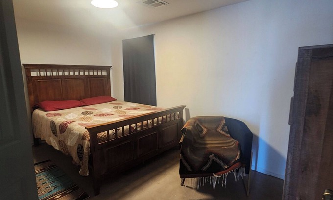 Wichita Falls House | Charming 2-bedroom rear house with WiFi, AC in enchanting Wichita Falls