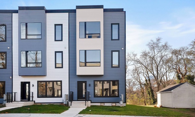 Washington Apartment | Charming 2-bedroom apartment with AC, WiFi in beautiful Washington
