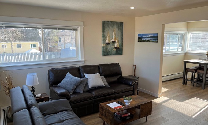 Spenard Apartment | Charming 2 bedroom apartment near airport in Spenard