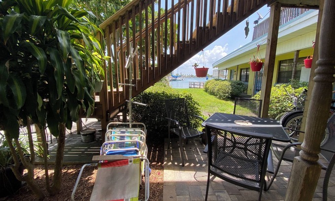 Clearwater Beach Apartment | Charming 2-bedroom apartment with a great view!