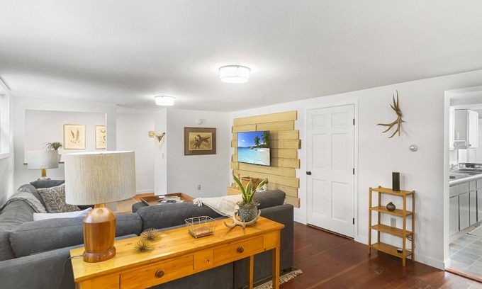 Bozeman Apartment | Charming 2 Bedroom Apartment Downtown In Vibrant Bozeman
