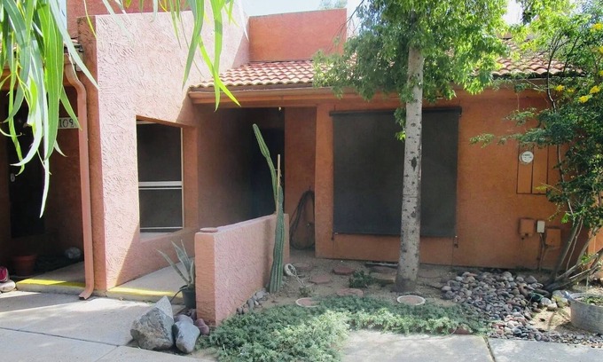 Alhambra Apartment | Charming 2-bedroom apartment with WiFi, AC in fabulous Phoenix