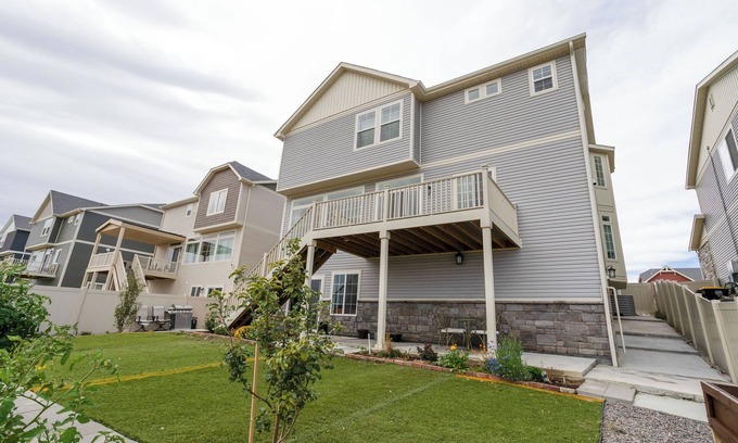 Aurora Apartment | Charming 2-bedroom apartment with AC, WiFi in wonderful Aurora
