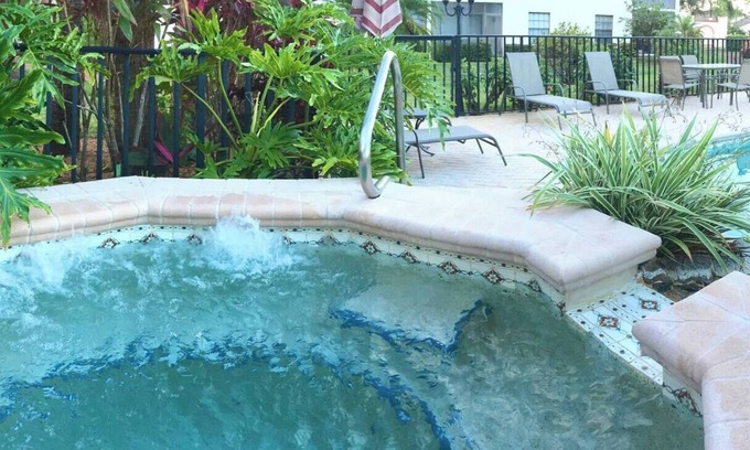 Gleneagles Apartment | Charming 2-bedroom apartment with AC, WiFi in fabulous Naples