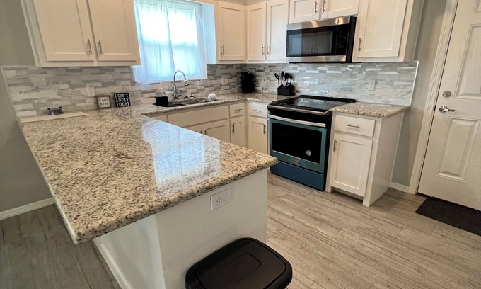 Pharr Apartment | Charming 2-bedroom apartment with AC, WiFi #4