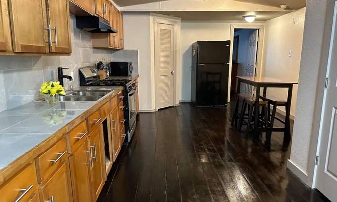 Kyle Apartment | Charming 2-bedroom apartment with AC and WiFi in marvelous Kyle