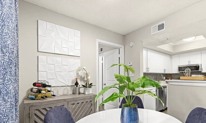 Sun Bay South House | Charming 2-bedroom building with WiFi, fitness room in fantastic Tampa