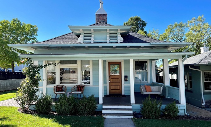 Prescott House | Charming 2-bedroom bungalow in the heart of Prescott