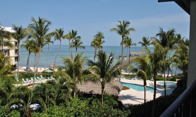 Islamorada House | Charming 2 Bedroom Condo in Wonderful Beacon Reef
