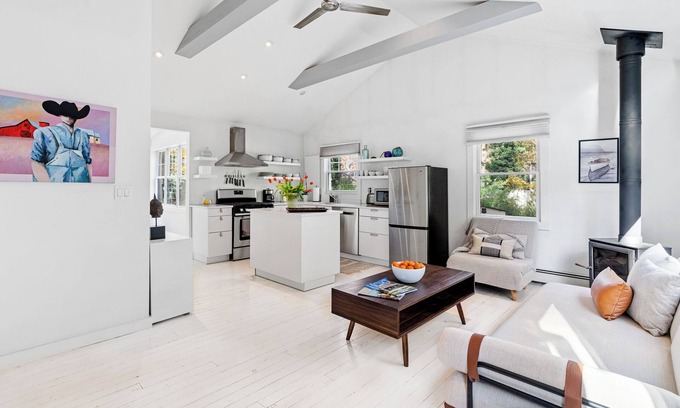 Noyack Cottage | Charming 2-bedroom cottage in Sag Harbor with AC, WiFi