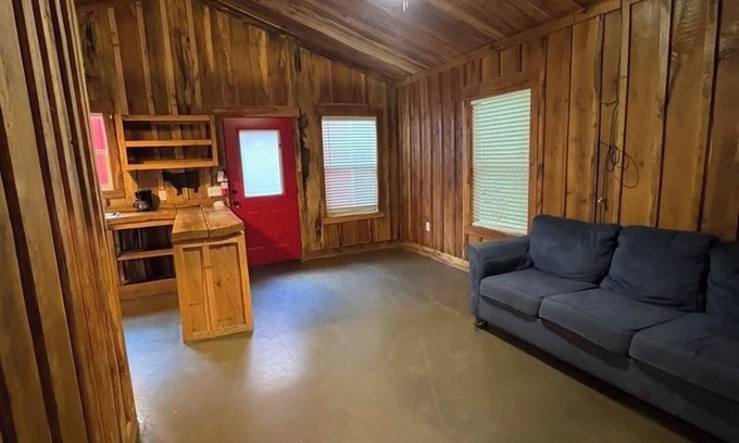 Malakoff Cabin | Charming 2-bedroom cabin in peaceful Malakoff on the lake with AC