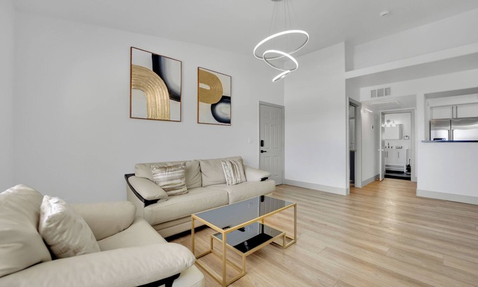 Spring Valley Condo | Charming 2-bedroom condo near to Strip