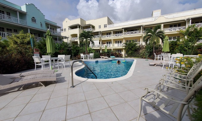 Hastings Condo | Charming 2-bedroom condo in fabulous Hastings area