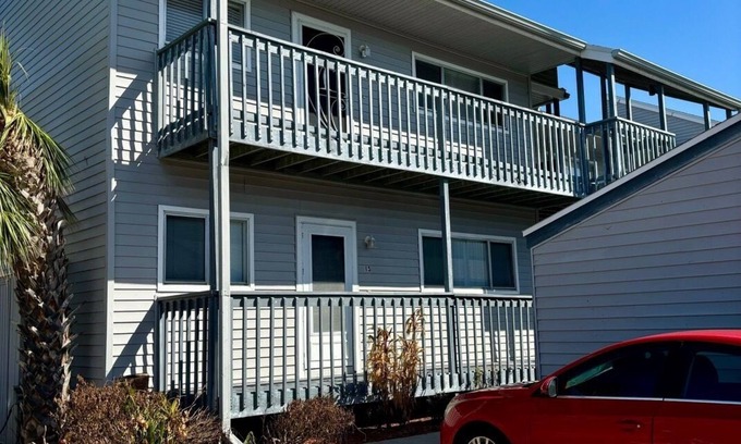 Venice Condo | Charming 2-bedroom condo in brilliant Venice with WiFi and pet friendly!
