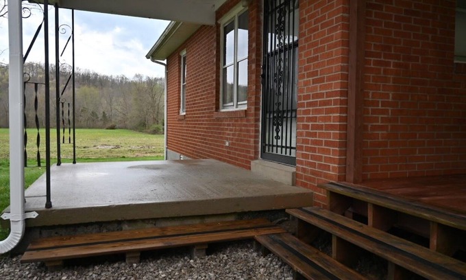 Waynesburg Cottage | Charming 2-bedroom cottage in Brodhead with WiFi and AC