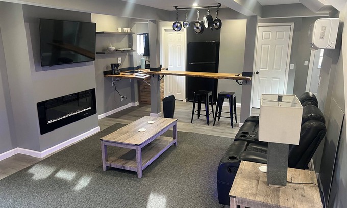 Keene Cottage | Charming 2-bedroom cottage in peaceful Warsaw with WiFi, AC