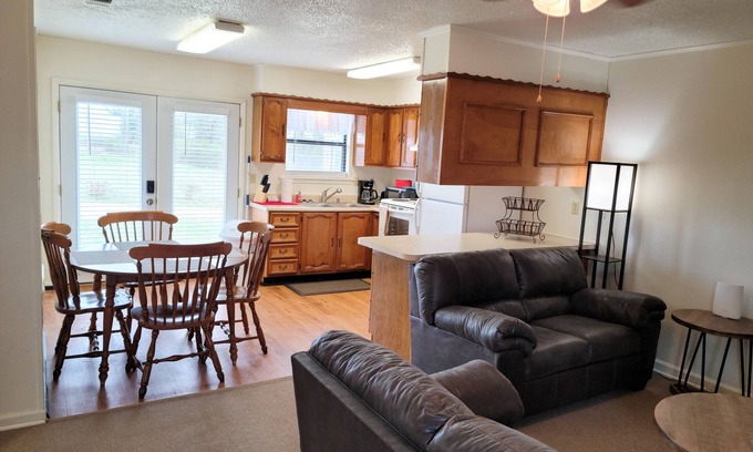 Idabel Apartment | Charming 2 Bedroom Duplex Cottage with All Amenities