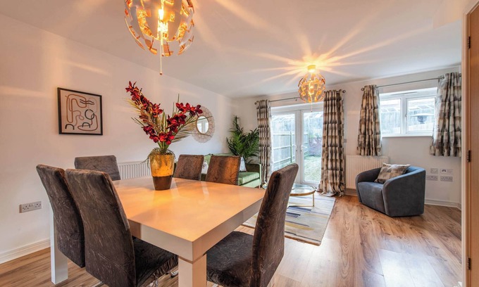 Gravesend House | Charming 2-Bedroom House in Northfleet
