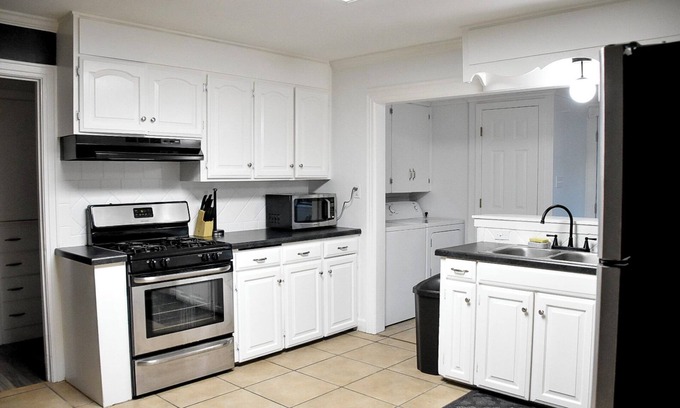 Fort Smith House | Charming 2-bedroom house in Fort Smith with lots of space, parking, and WiFi