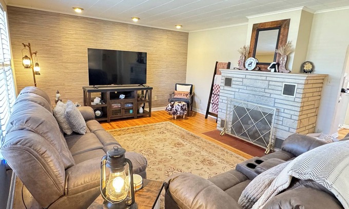 Ponca City House | Charming 2-bedroom house in Ponca City with Hot Tub