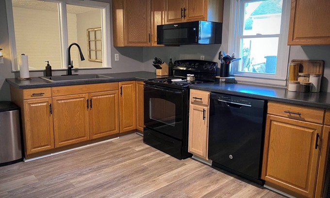 Wilmington House | Charming 2 Bedroom House on Wayne