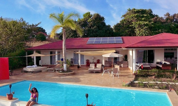 Cedros House | Charming 2-bedroom house in Montezuma with WiFi, AC