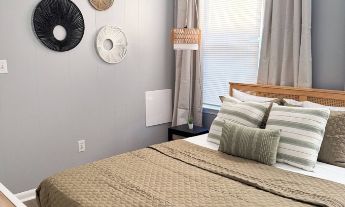 Fairfield House | Charming 2-bedroom house with WiFi, AC in Fairfield