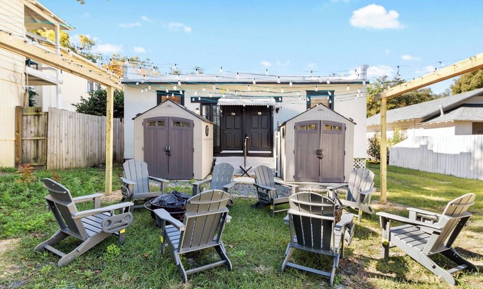 Downtown House | Charming 2-Bedroom Home Lakeland